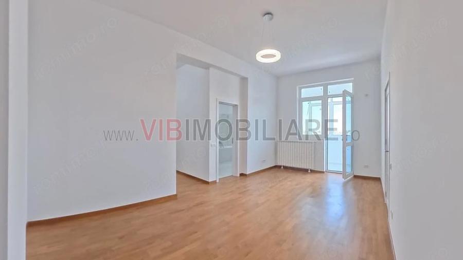 Apartament cu 5 camere decomandat în Viilor