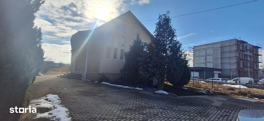 Casă cu 5 camere cu Teren 3100 Mp în Sud
