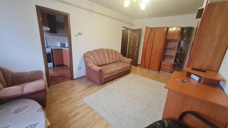 Garsonieră semidecomandată, mobilată în Gorjului