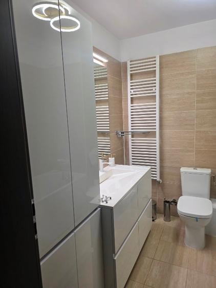 Apartament cu 3 camere în Drumul Taberei