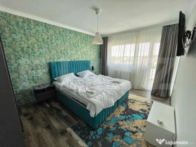 Apartament cu 3 camere semidecomandat în Plaiul Vulcanești