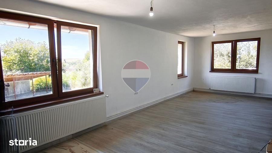 Casă cu 3 camere cu Teren 1163 Mp în Blăjel