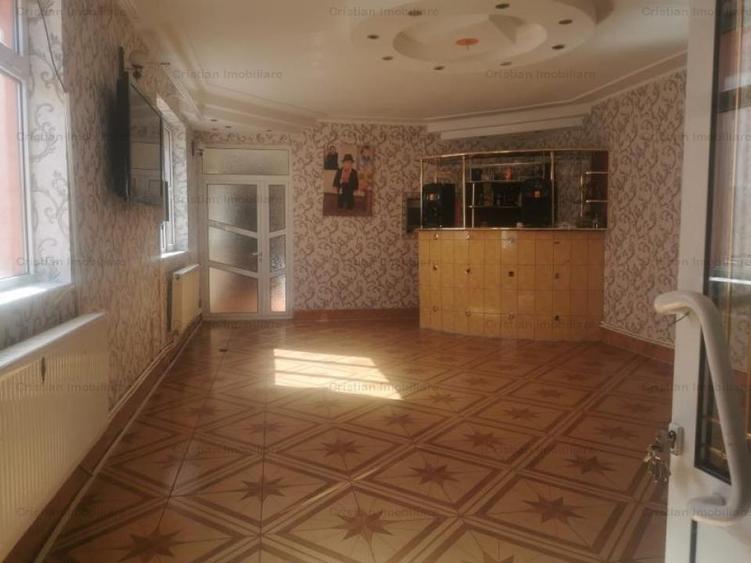 Casă cu 5 camere cu Canalizare în Central