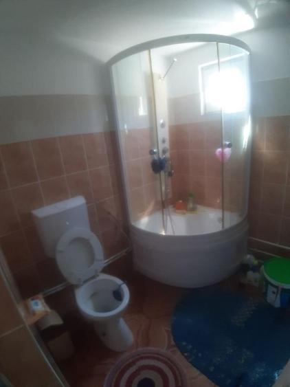 Casă individuală cu 3 camere cu Canalizare în Cislău