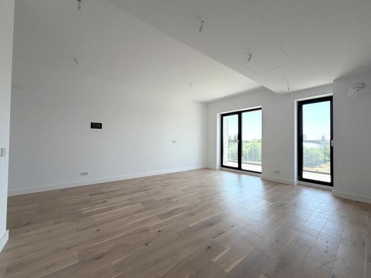 Apartament cu 2 camere semidecomandat în P-ta Presei Libere