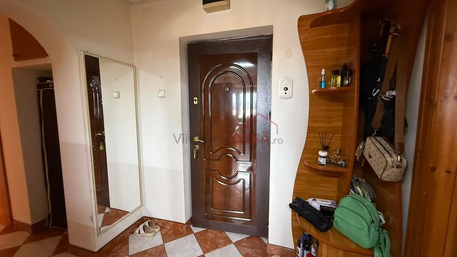Apartament cu 3 camere decomandat, mobilat în Central