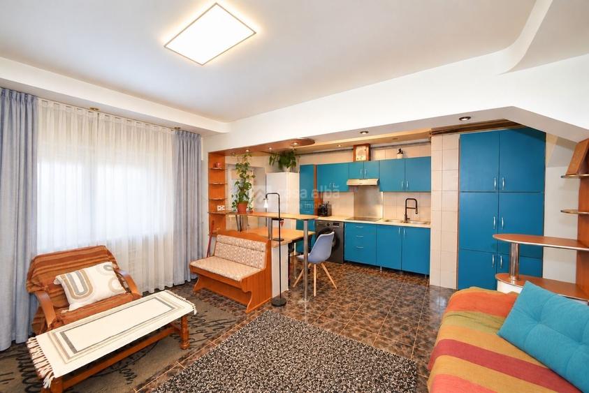 Apartament cu 3 camere decomandat, mobilat în Dacia