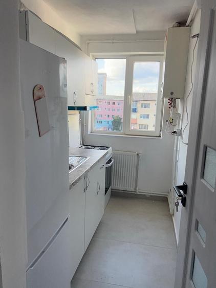 Apartament cu 2 camere semidecomandat în Micro 6