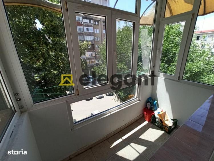 Apartament cu 3 camere semidecomandat, mobilat în Craiovița Nouă