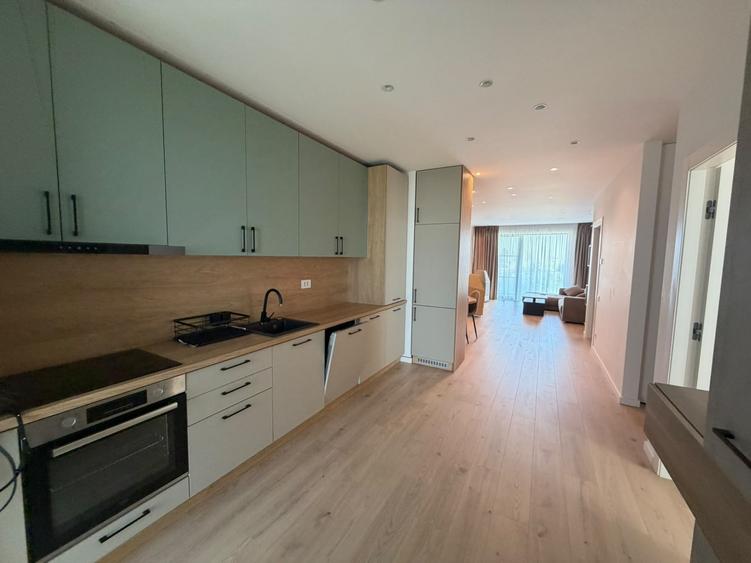 Apartament cu 3 camere semidecomandat, mobilat în Sisești