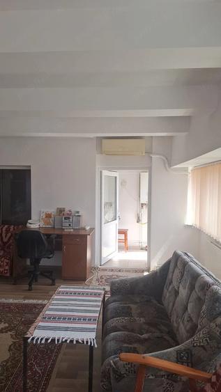 Apartament cu 3 camere decomandat în Obcini