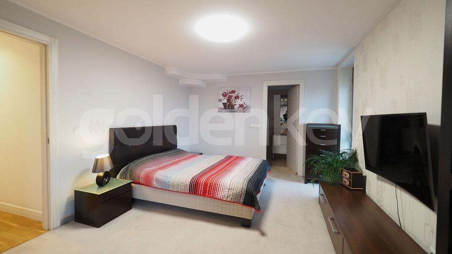 Apartament cu 4 camere semidecomandat, mobilat în Băneasa