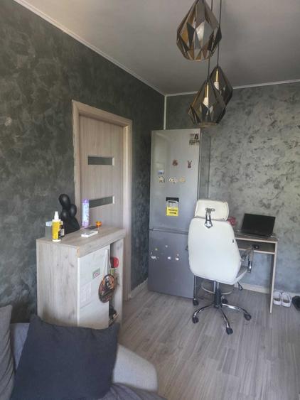 Vand apartament 2 cam apropiere metrou - 2
