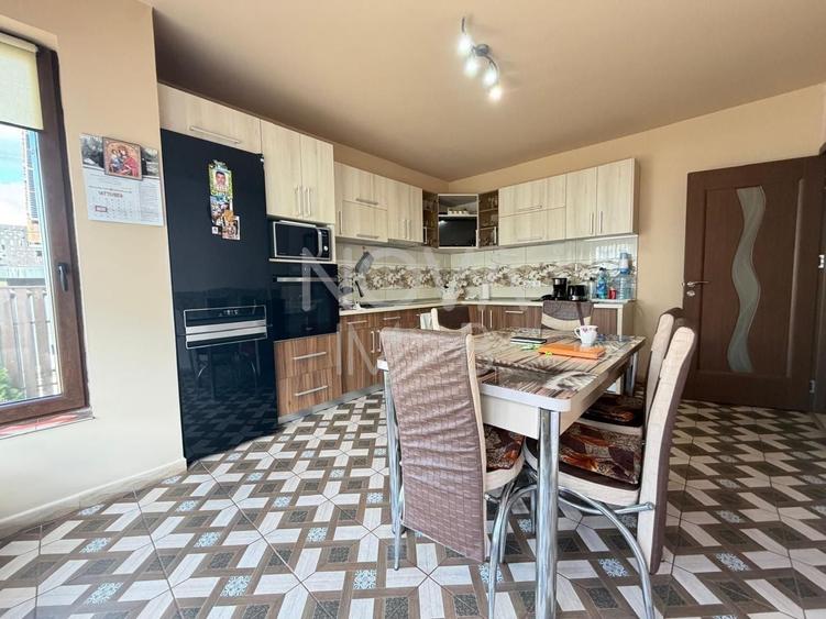 Duplex cu 4 camere cu Canalizare în Periferie