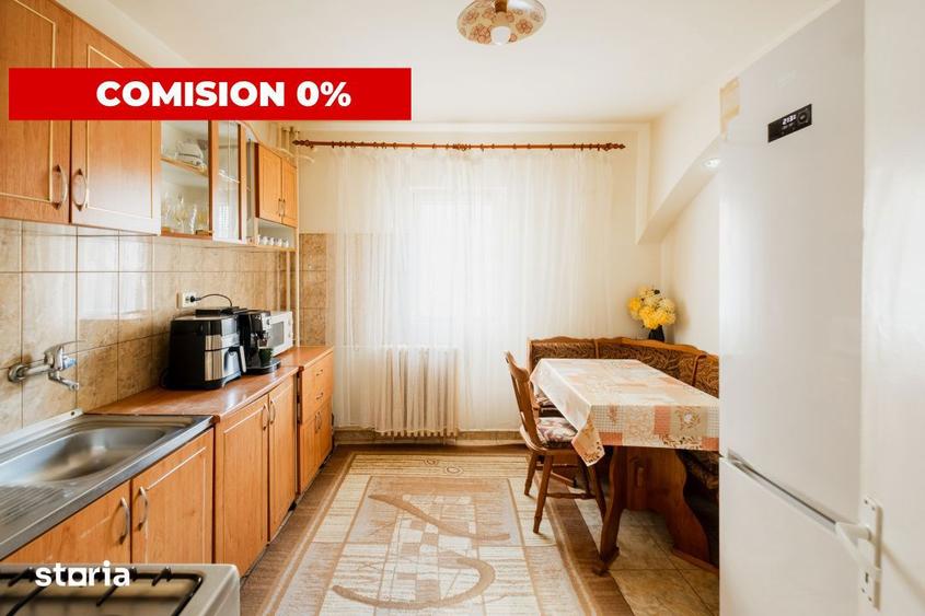 Apartament cu 3 camere decomandat, mobilat în Girocului