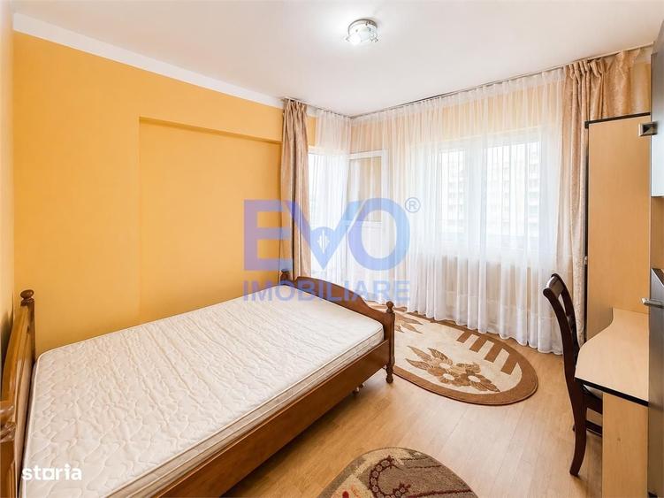 Apartament cu 3 camere decomandat în Central