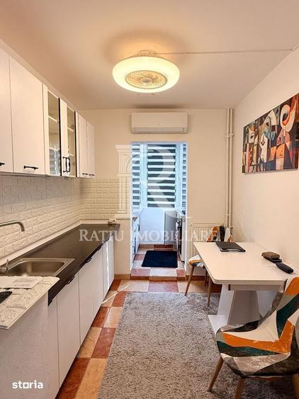 Apartament cu 3 camere în Decebal