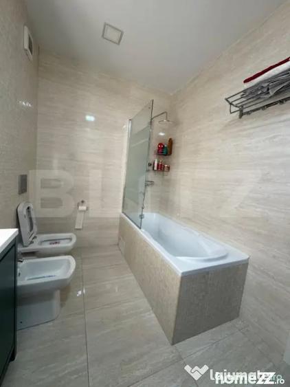 Apartament cu 4 camere decomandat în Central