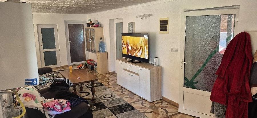 Casă cu 1 camere cu Teren 700 Mp în Variaș