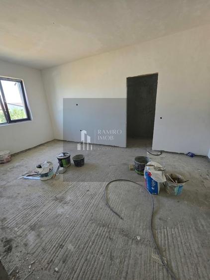 Casă cu 4 camere în Bragadiru