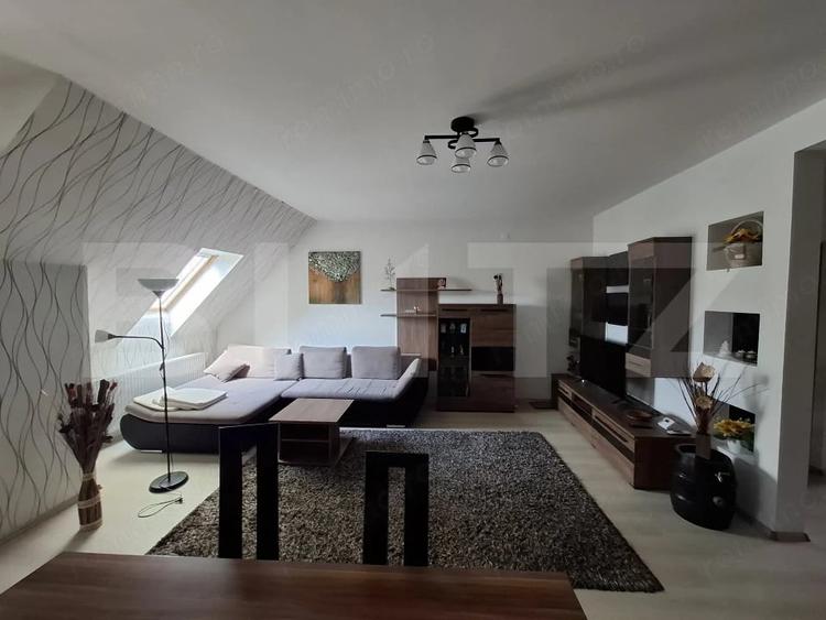 Apartament cu 3 camere de vanzare,zona Micro 16 - 1