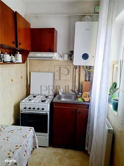 Garsonieră decomandată în Central