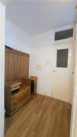 Apartament cu 4 camere decomandat în Micro 16