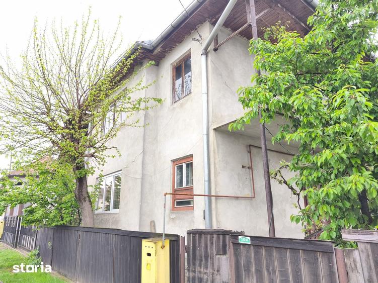 Casă cu 4 camere cu Teren 100 Mp în Central