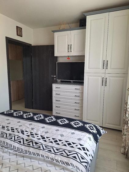 Apartament cu 3 camere nedecomandat în Tancodrom