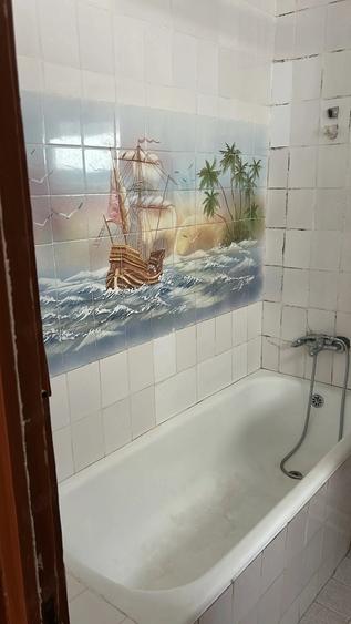 Apartament cu 3 camere nedecomandat în Central