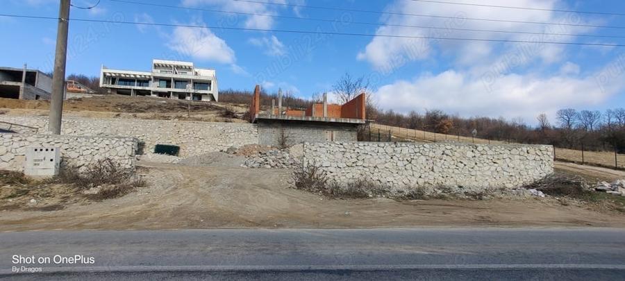 Teren de 700 mp, în Eșelnița
