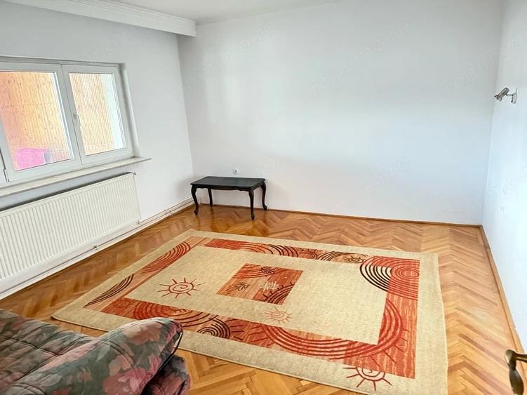 Casă cu 10 camere cu Teren 1200 Mp în Central