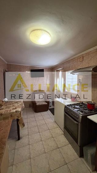 Casă individuală cu 5 camere cu Canalizare în Eroii Revoluției