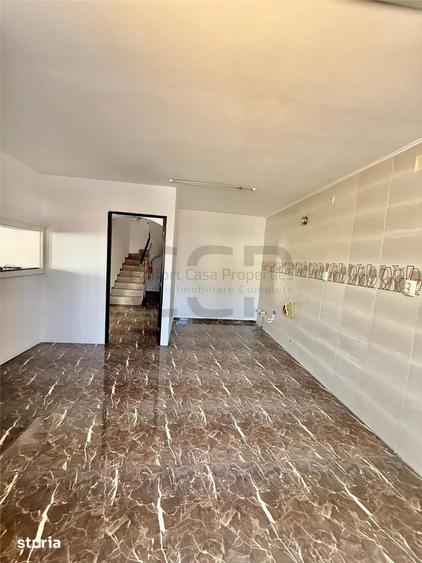 Casă cu 5 camere cu Teren 240 Mp în Apărătorii Patriei