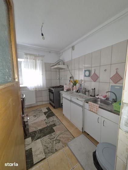Apartament cu 3 camere în Tei