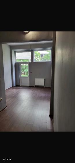 Spațiu comercial, de 144 mp, în Central