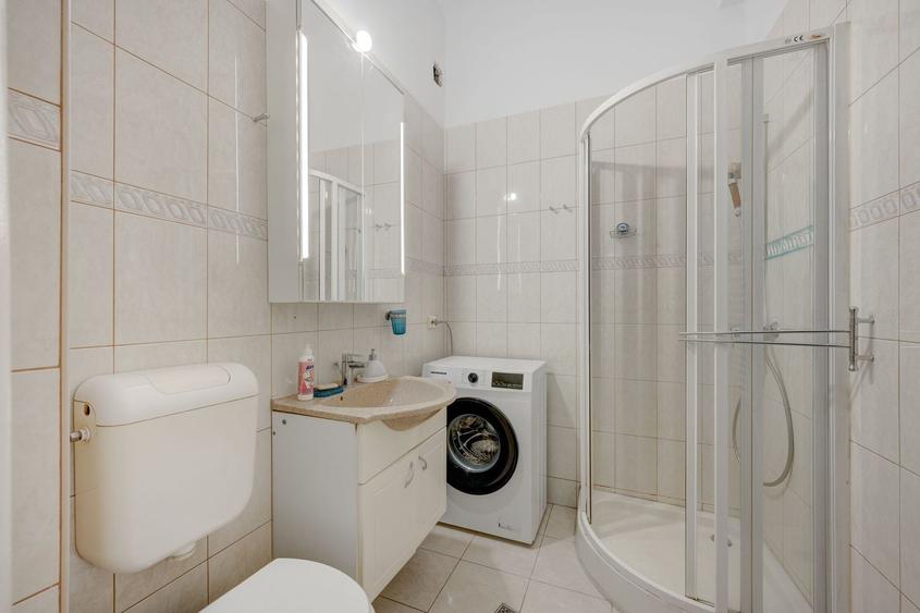 Apartament cu 2 camere semidecomandat, mobilat în Parcul Carol