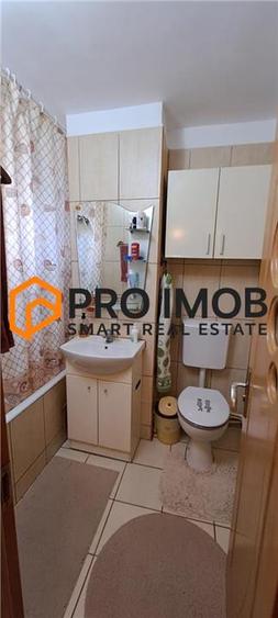 Apartament cu 2 camere semidecomandat, mobilat în Micro 5