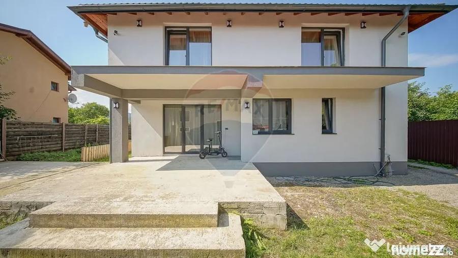 Casă cu 4 camere cu Teren 605 Mp în Central