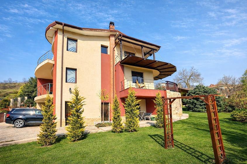 Vilă elegantă, 7 camere, cu sală de fitness și saună — Bucium, Iași - 12