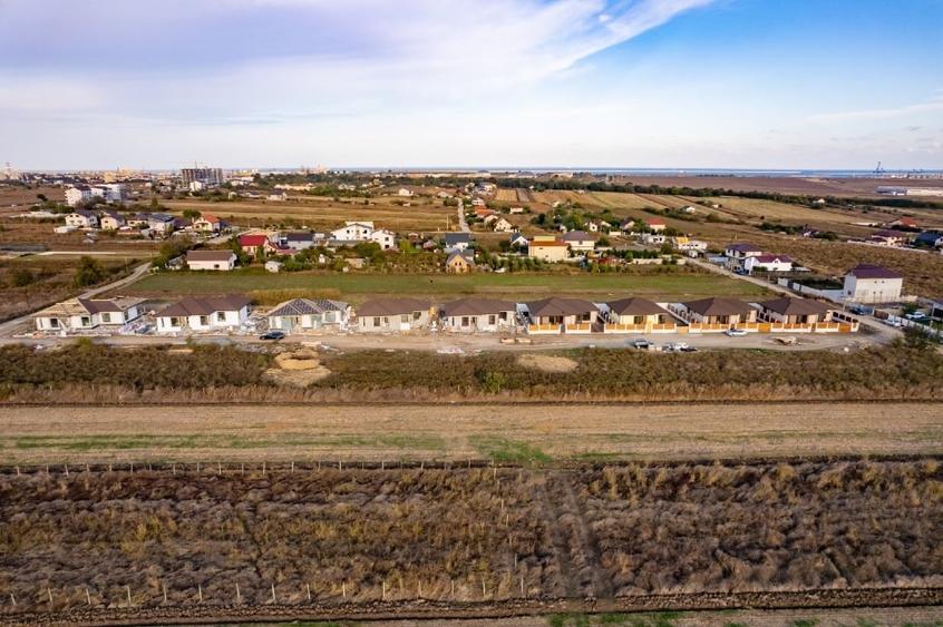 Teren Construcții intravilan de 400 mp, în Agigea