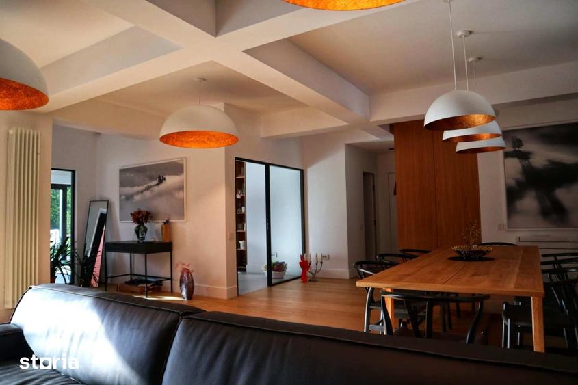 Casă cu 4 camere cu Teren 1000 Mp în Bucium