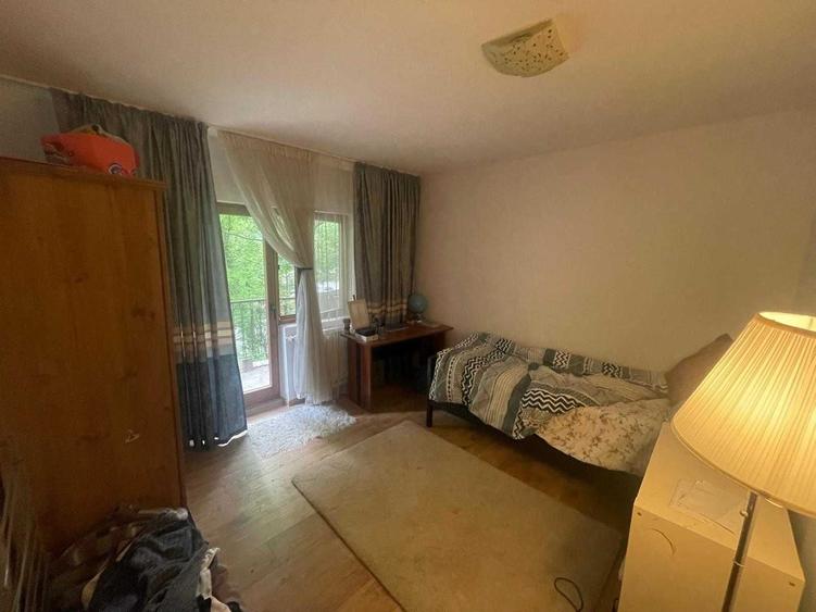 Apartament cu 4 camere decomandat în 13 Septembrie