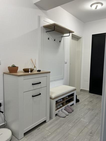 Apartament cu 2 camere decomandat, mobilat în Tractorul