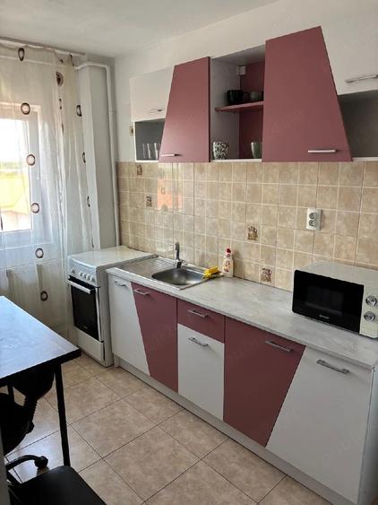 Apartament cu 2 camere semidecomandat în Tractorul