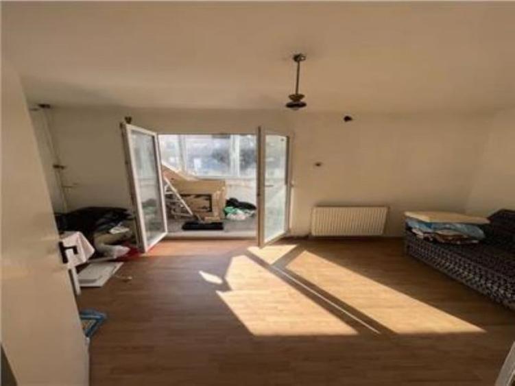 Apartament 3 camere , semidecomandat - zona Calea Bucuresti - 4