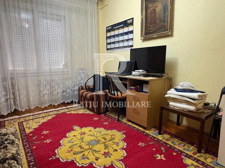 Apartament cu 4 camere decomandat, mobilat în Dacia