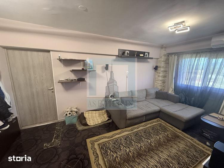 Apartament cu 4 camere decomandat, mobilat în Triaj