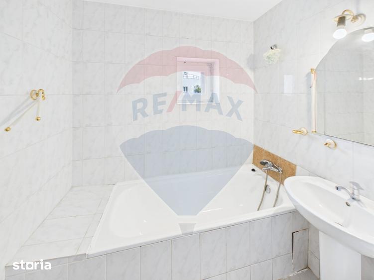 Apartament cu 4 camere, mobilat în Decebal