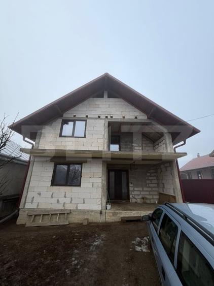 Casă spațioasă cu teren 11 ari în Liteni Moara - 2